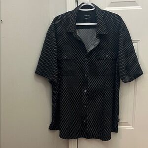 EUC Men's Black White Stretchy Patterned Button Down Shirt